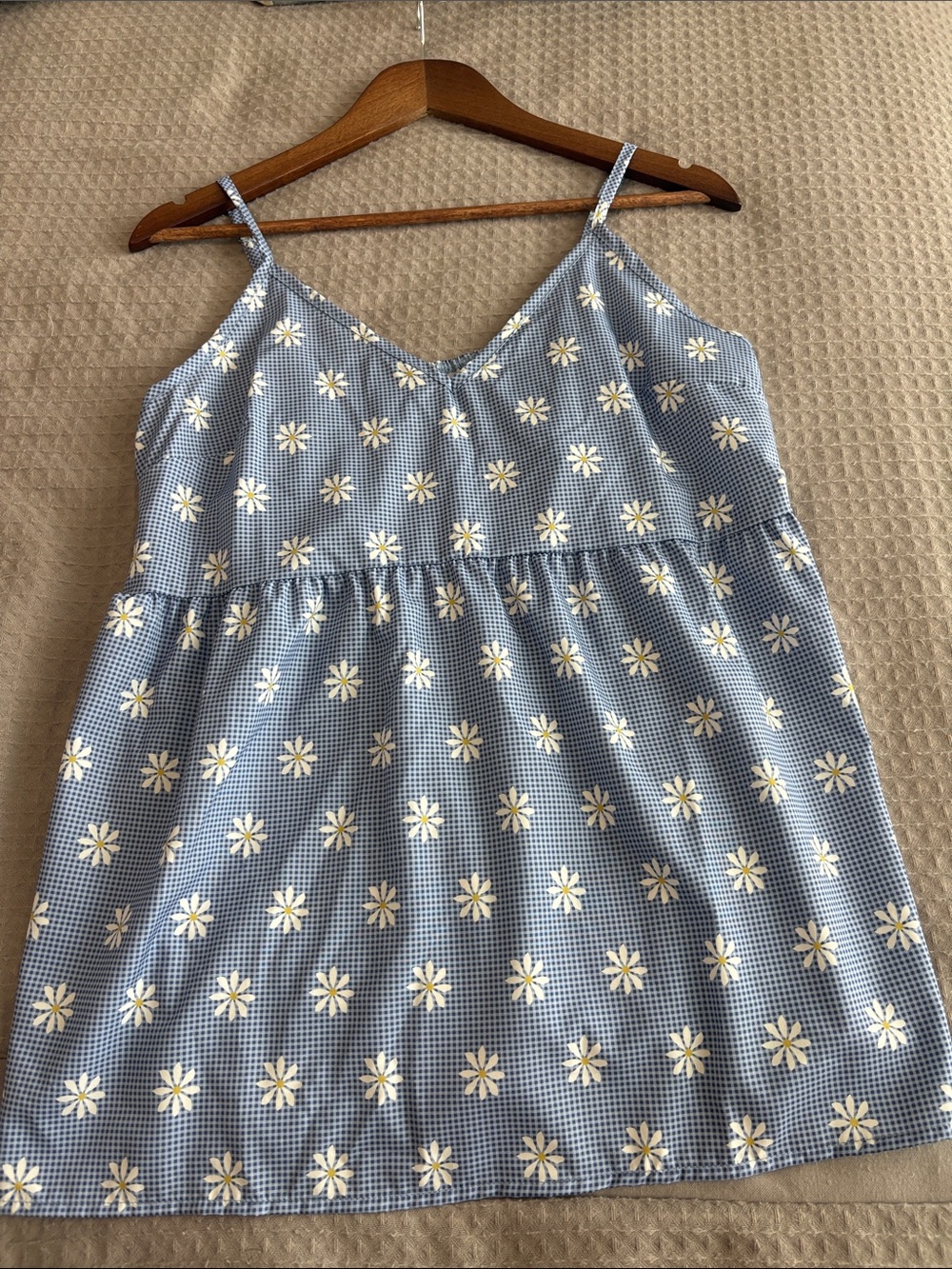 SHEIN Light Blue Daisy Print V-Neck Spaghetti Strap Camisole